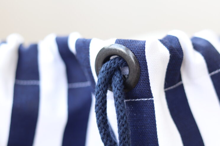 Panier à Linge Pour Collège Avec Rayures Bleu Marine Et étiquette En Coton Personnalisée