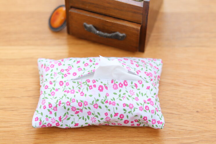 Personalized Travel Tissue Holder, Elegant Pink Floral 50th Birthday Idea, Gifts For Mom, Tissue Pocket Holder 