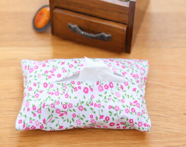 Personalisierter Reisetaschentuchhalter, elegante rosa Blumenidee zum 50. Geburtstag, Geschenke für Mama, Taschentuchhalter