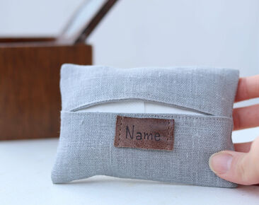 Personalisierter Reise-Taschentuchhalter, Hochzeitsgeschenk, elegante Idee zum 50. Geburtstag aus grauem Leinen, Geschenke für Mama, Taschentuchhalter