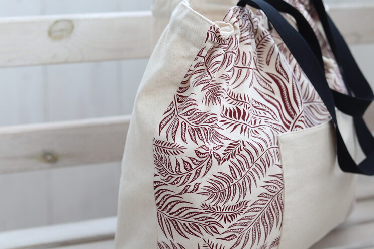 Large Beach Bag Cotton Fabric, Burgundy Leaves Pattern Utility Tote, Simple Casual Bag With Pockets For Work 