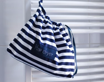 Bolsa de secador de pelo para casa de playa, soporte de secador de pelo de rayas azul marino, organizador de secador de pelo Airbnb, bolsa de accesorios para el cabello náutico