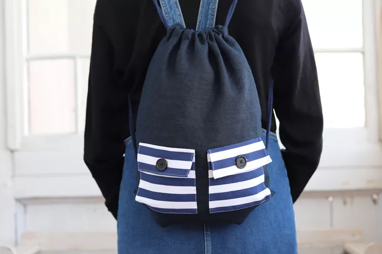 Linnen rugzak met zakken voor kinderen, schattig lichtgewicht reiscadeau voor tieners, marineblauwe linnen rugzak met voering 40x30 cm