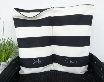 Zwarte elegante reisverpakkingsorganizer met ritssluiting, vuile en schone tas voor ondergoed