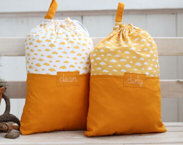 Bolsas de viaje personalizadas para niños Color mostaza con etiquetas de limpio y sucio, Bolsas de lencería para guardería
